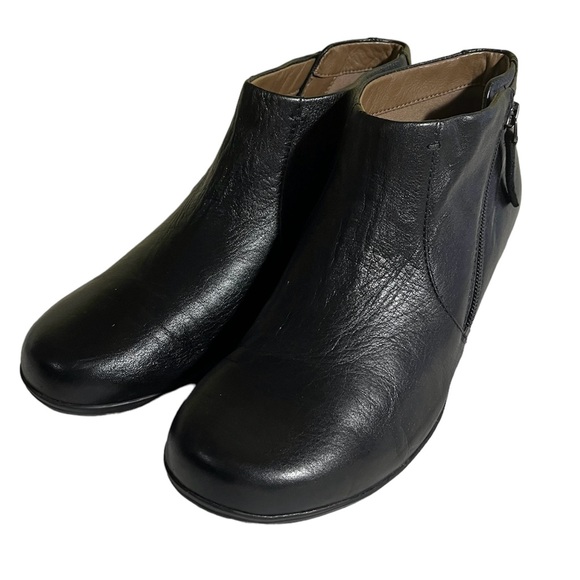 Dansko Shoes - Dansko Black Leather Women’s  Ankle Shoes Sz 39